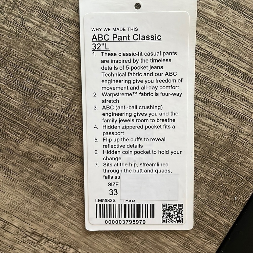 Lululemon ABC pant classic 32” L. Size 33.